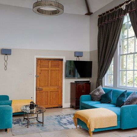 The Old School Rooms Beautiful Georgian Apartment, Sleeps 12 With Wifi And Parking, Near Bath บ็อกซ์ ภายนอก รูปภาพ