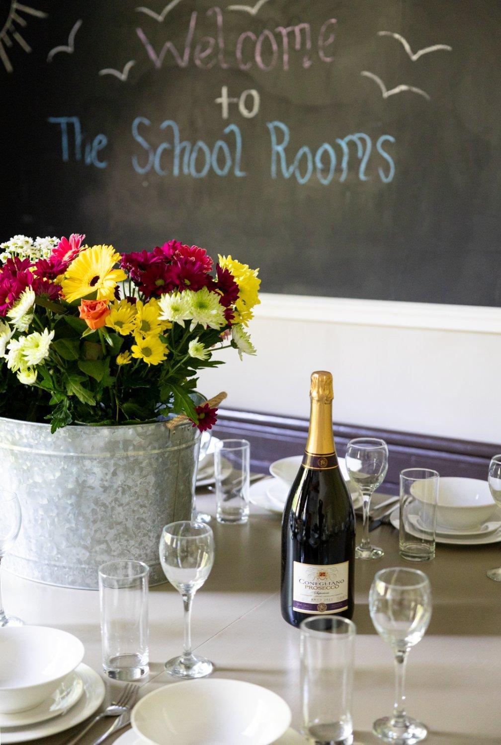 The Old School Rooms Beautiful Georgian Apartment, Sleeps 12 With Wifi And Parking, Near Bath บ็อกซ์ ภายนอก รูปภาพ