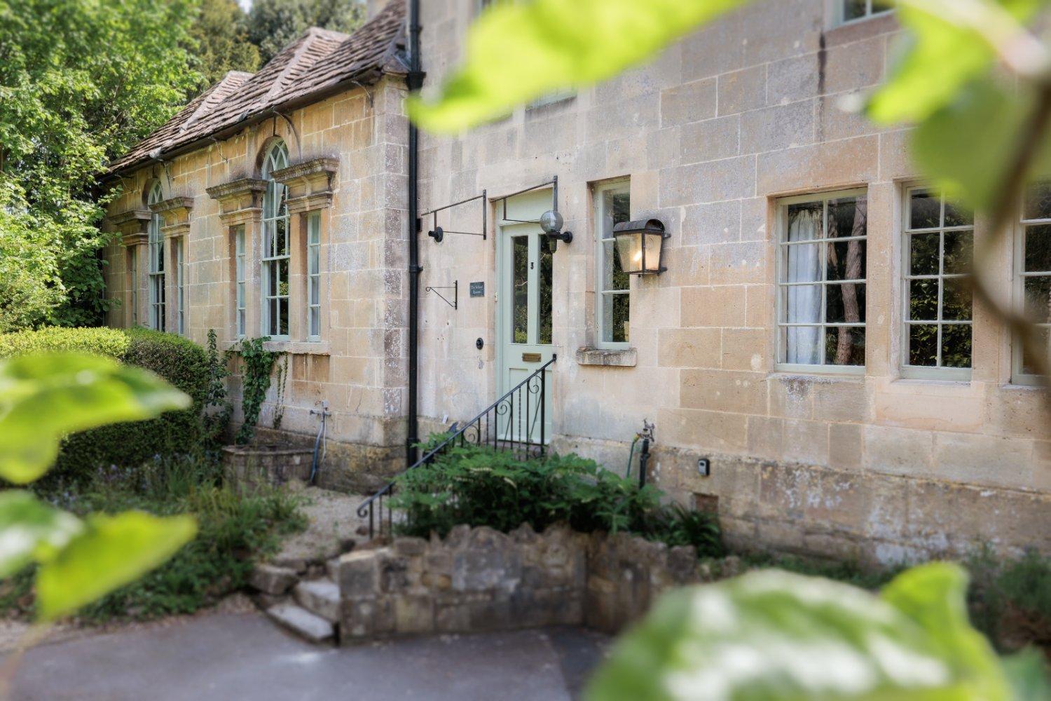 The Old School Rooms Beautiful Georgian Apartment, Sleeps 12 With Wifi And Parking, Near Bath บ็อกซ์ ภายนอก รูปภาพ